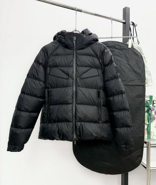 Geaca Fendi , calitate premium , pe comanda , noua , M