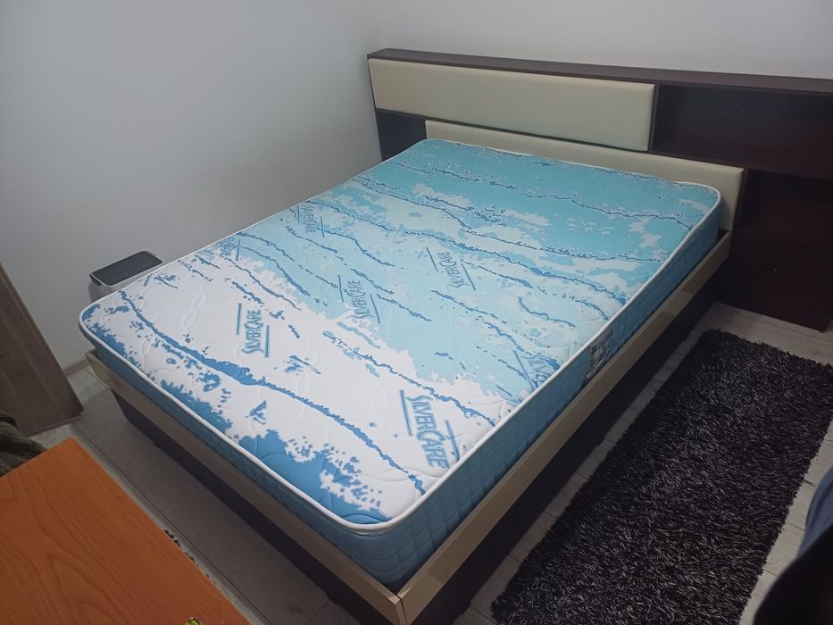Pat cu saltea(ca nouă)