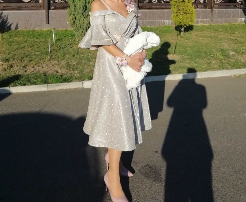 Rochie eleganta cu sclipici