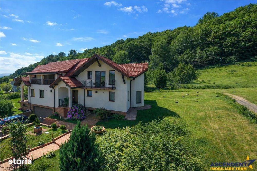 FILM! Resedinta nobiliara, in inima coltului verde al Vaii Nandrului: