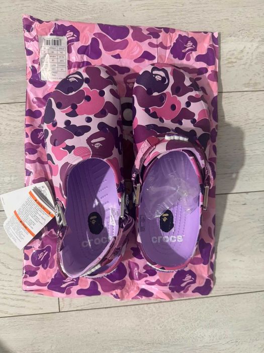 flip-flop Crocs & Bape