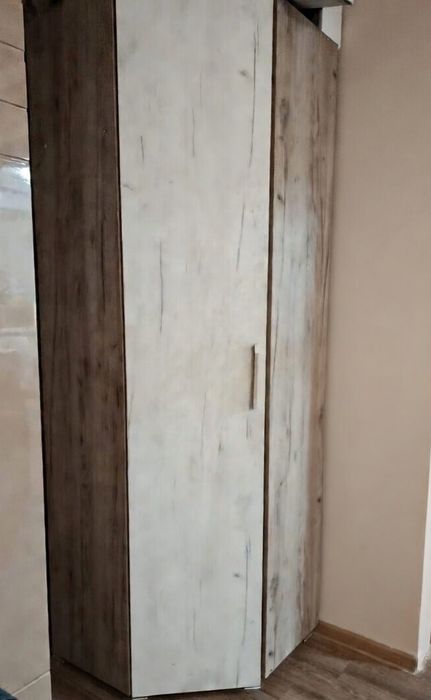 Продам угловой шкаф