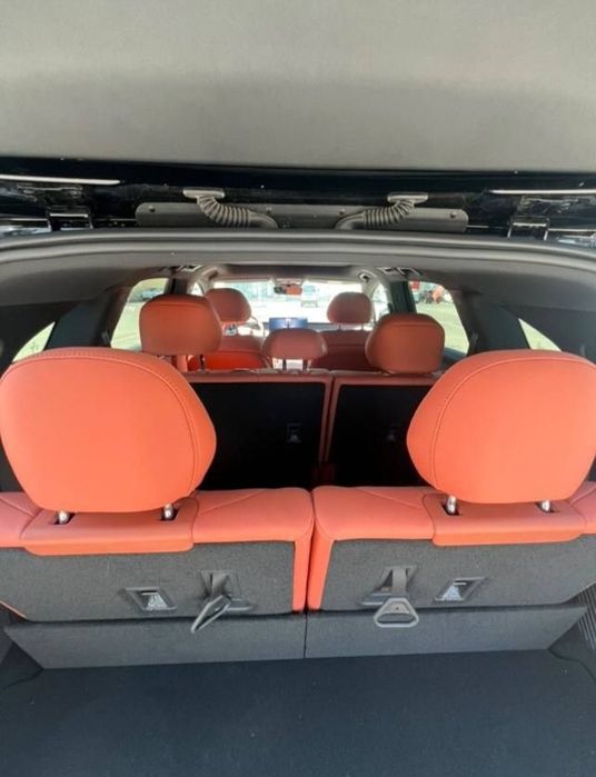 **BYD TANG L 2 wd 2025
Zapas xod 670 km
7 o'rindiq. Lidarli.
Zaryad