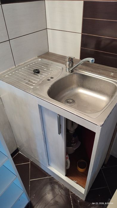 Chiuveta corp robinet bucătărie