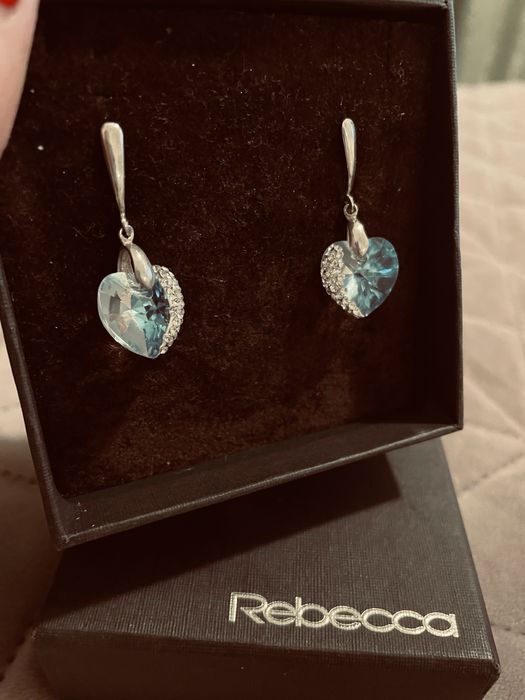 Сребърни обеци с сваровски камъни