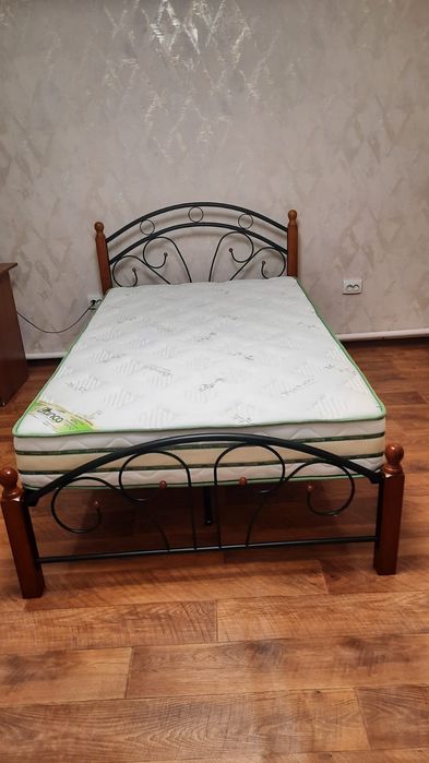 Продам кровать 1,4