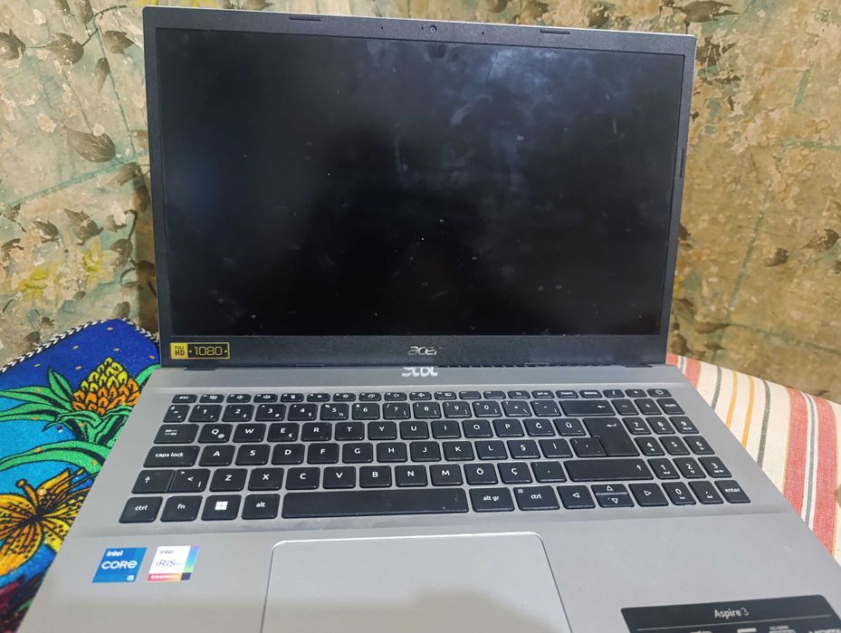 Noutbuk Acer sotiladi