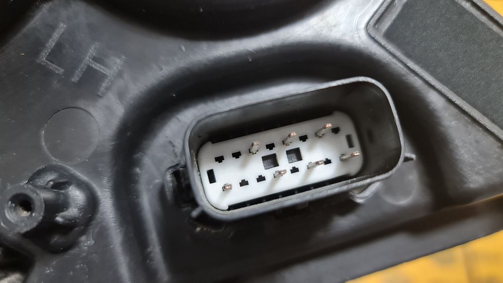 Far xenon stanga Ford Mustang 6 VI 20-9620B 209620
