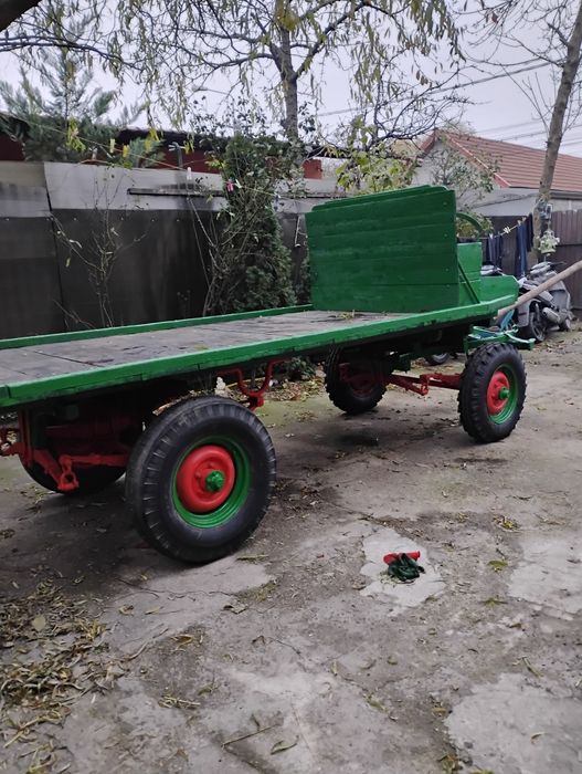 Vând platforma pentru cai