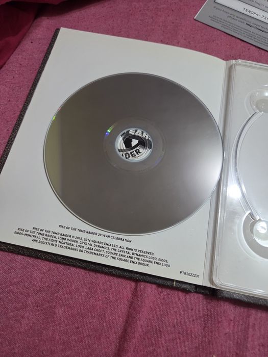 Vând joc Rise of The Tomb Raider ediție specială cu artbook pentru ps4