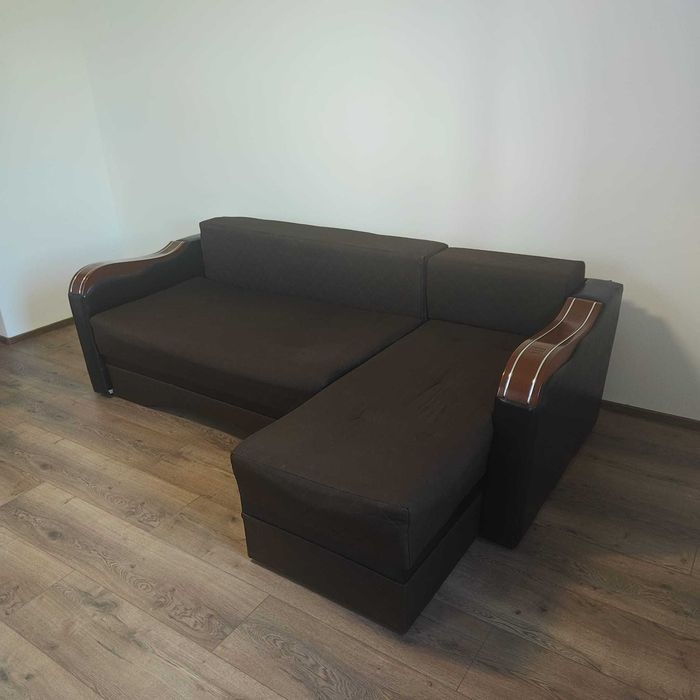 Canapea Coltar extensibila cu doua lazi de depozitare - Maro - Stare foarte buna 2.4m / 1.45m