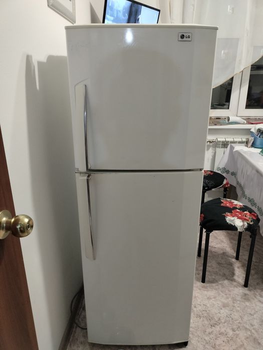 Продам холодильник LG