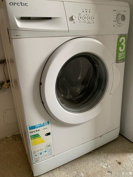 Mașină de spălat Arctic 5kg / 800 rpm – stare bună