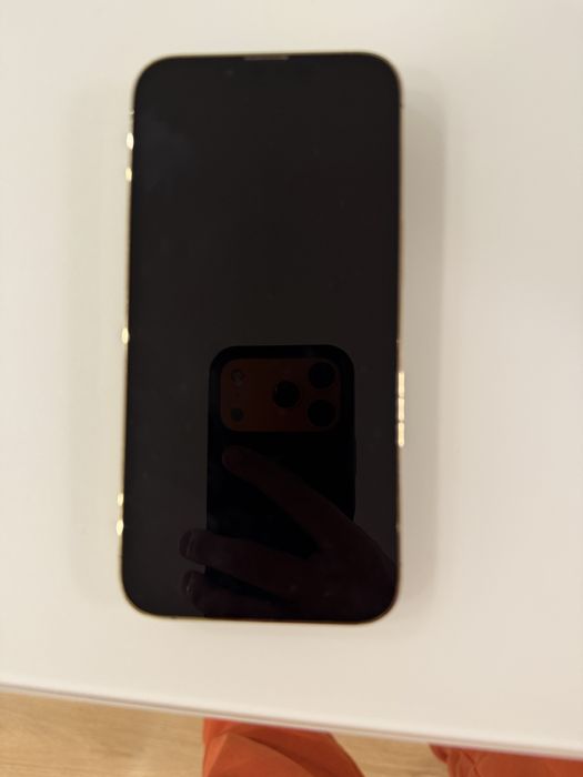 Продавам iphone 13 pro