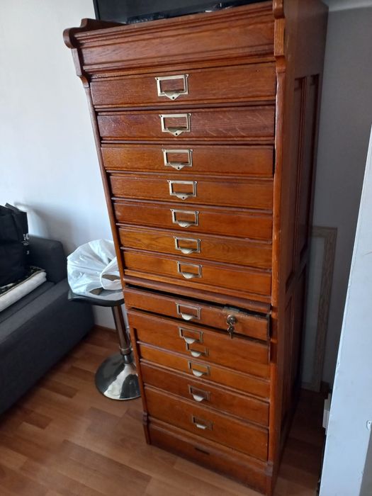 Cabinet arhivar din lemn masiv