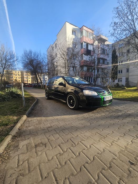 Vand golf 5 an 2008 sau schimb