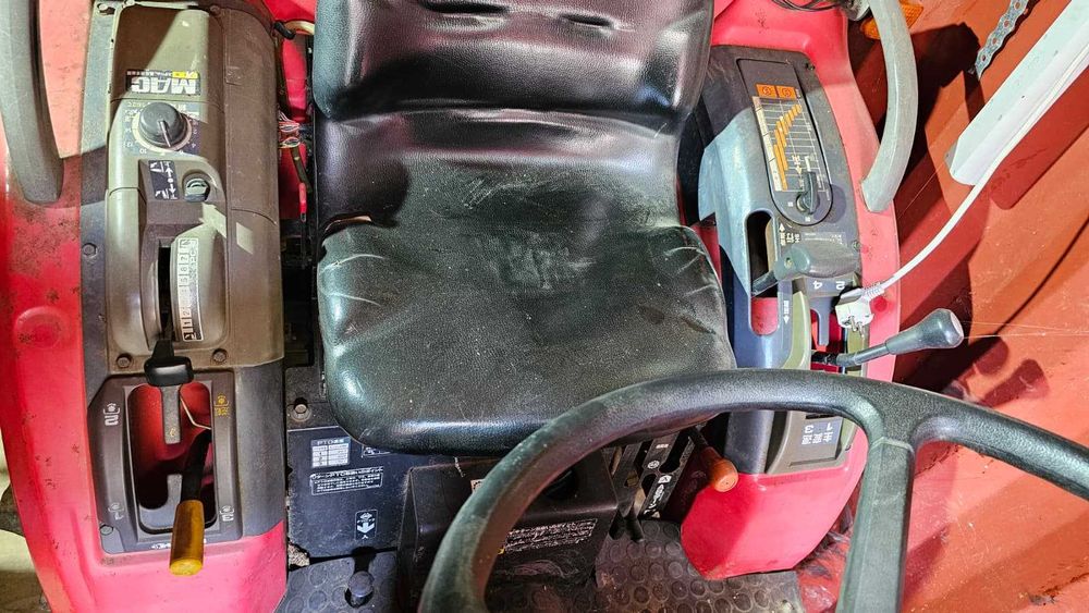 Tractor japonez Mitsubishi MT200 - 20CP