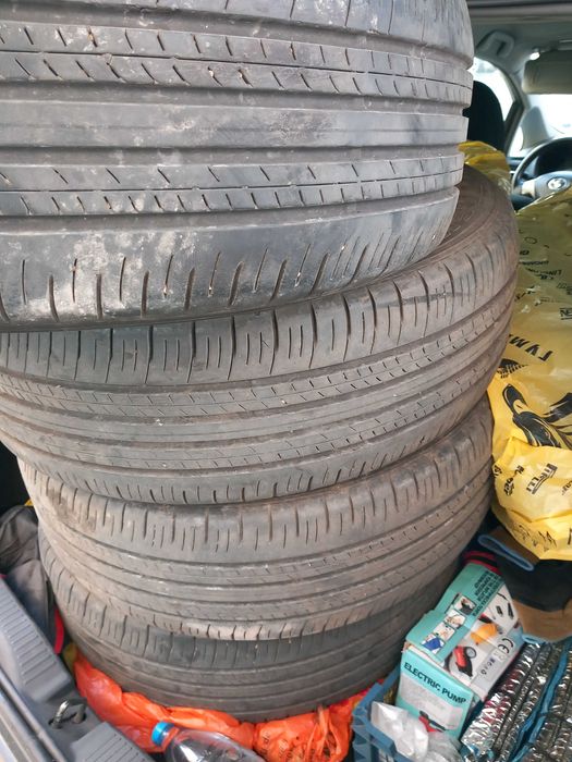 225/60 R18 Dunlop grangtrek pt30
