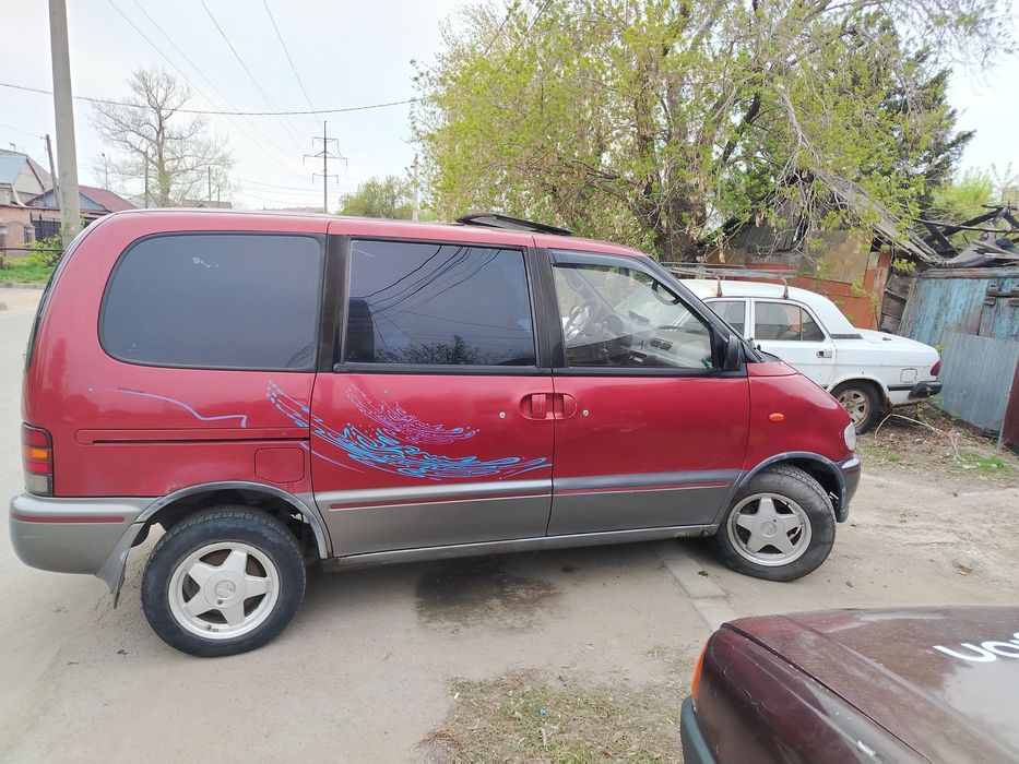 Продам Nissan Serena