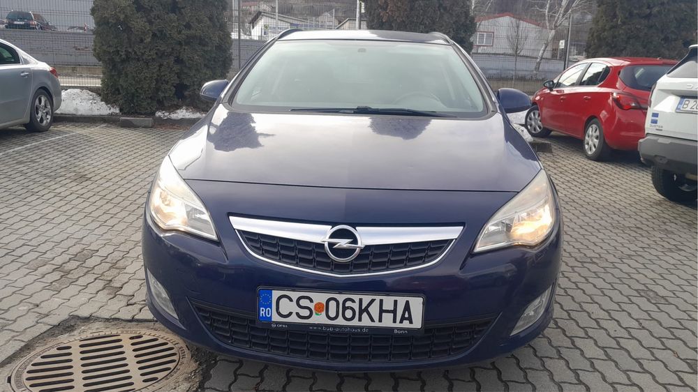 OPEL Astra 2012