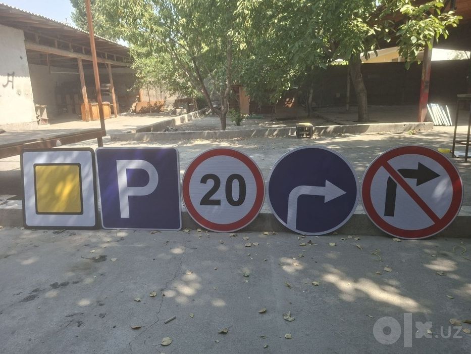 Svetoforlar va yo'l belgilari