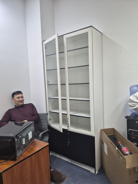 Шкаф офисный белый