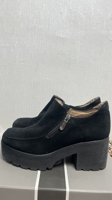 Продам сапоги-ботильоны весна