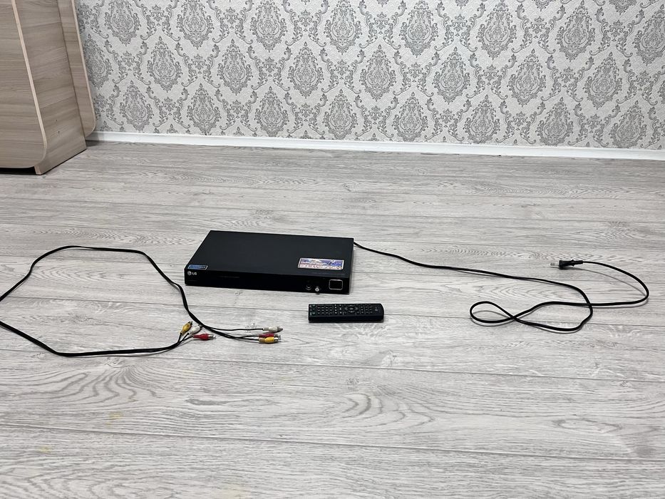 Продам DVD LG в отличном состоянии.
