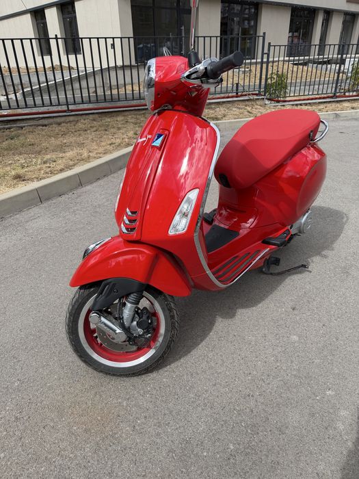 Vespa Primavera Product Red 2021 50cc