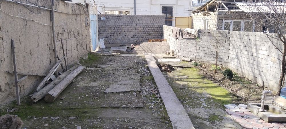 Uy sotiladi hovli 3 sotik
