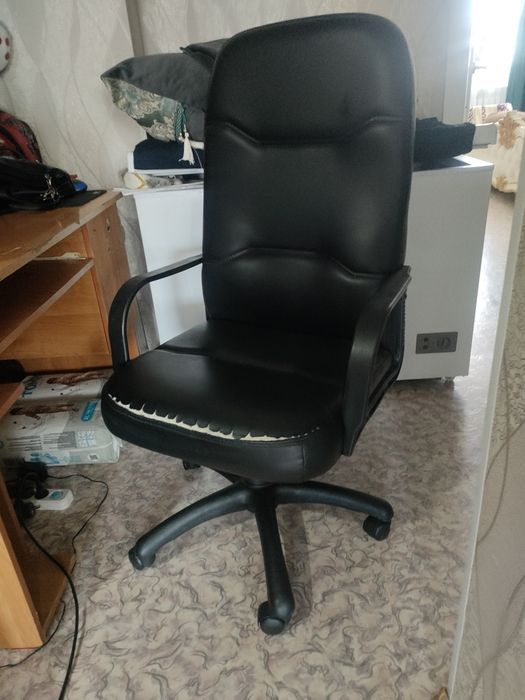 Продам кресло регулируюется