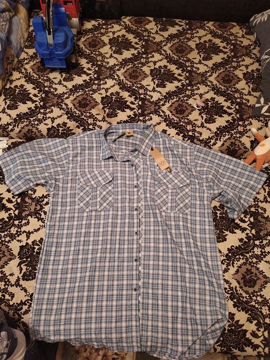 Продам мужскую рубашку