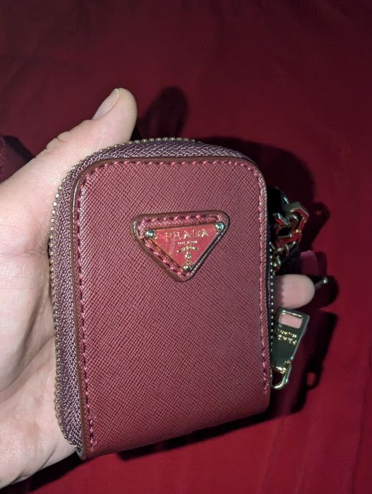 Продам сумку кросс боди бренд Prada Re-Edition 2005
