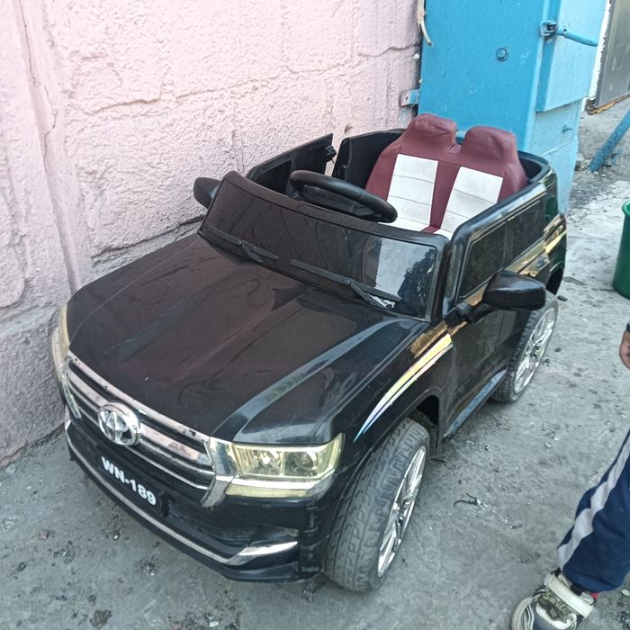 Детская машинка с пульт. управл.
