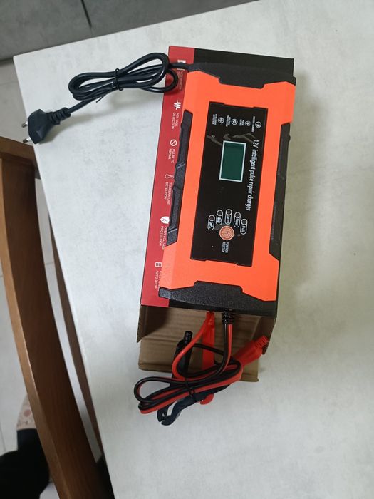 Încărcător inteligent 12V 10A