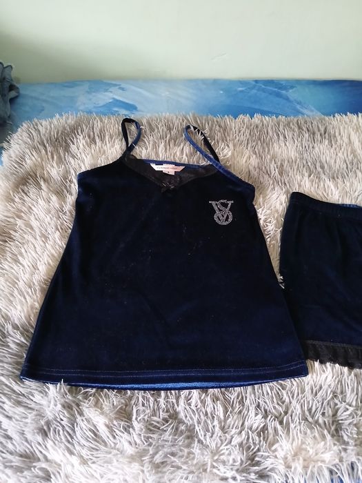 Pijama dama,catifea,noi cu eticheta,VS