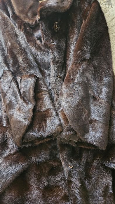 Продам норковую шубу