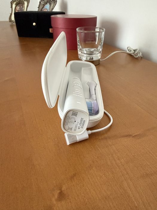 Philips DiamondClean 9000, Alb