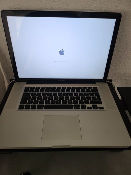 Apple macbook pro i5