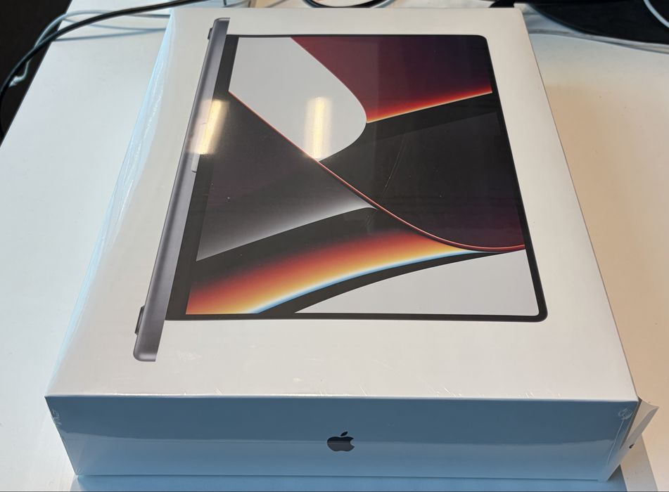 Macbook Pro 16, M1 Max, Sigilat 64 RAM, 1 Tera