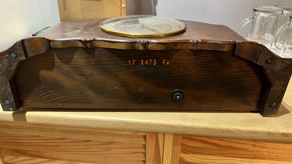 Ceas de semineu cu pendul Jughans