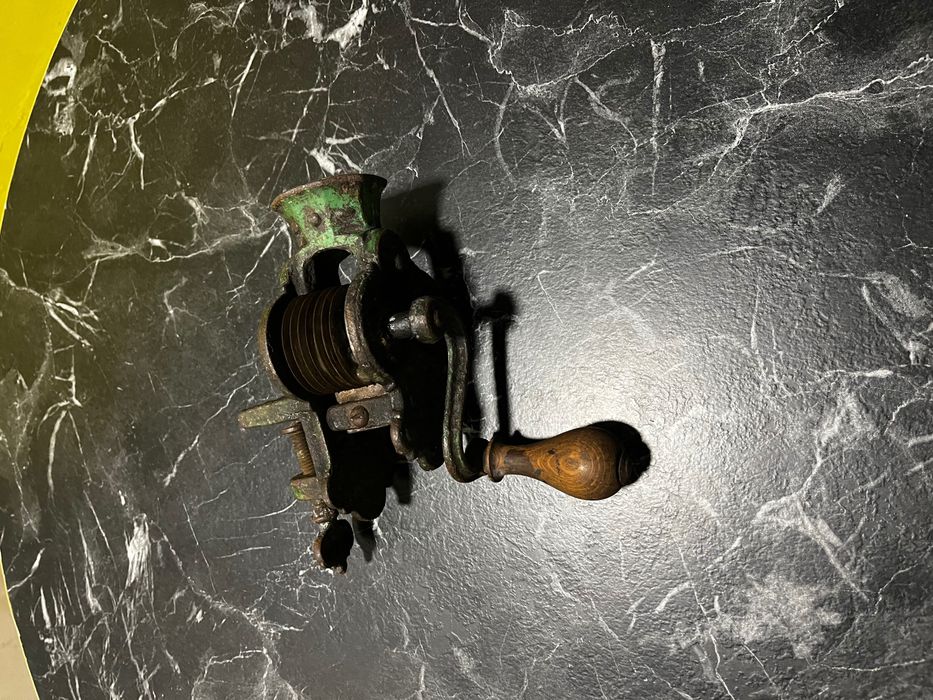 Стара мелачка за тютюн