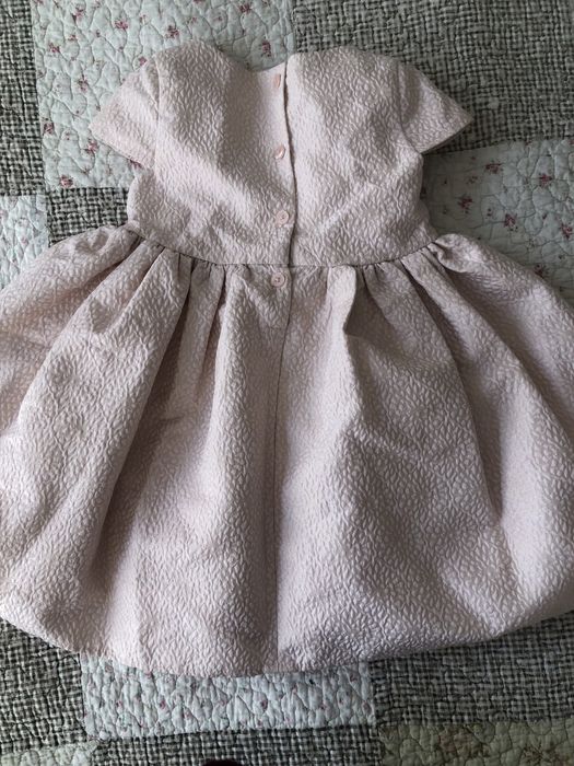 Продам платье б/у на 2-3 года