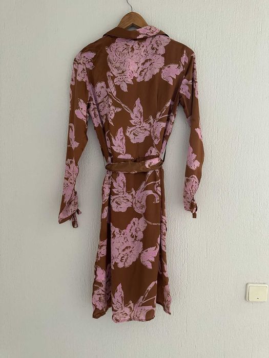 Копринена рокля на цветя