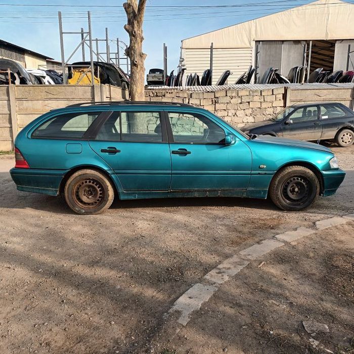 Dezmembrari  Mercedes-Benz C-CLASS (W202)  1993  > 2001 C 220 D Motor