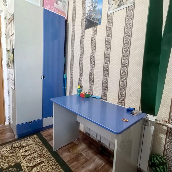 Комплект мебели в детскую комнату