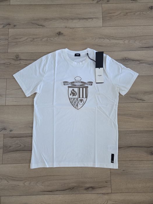 Tricou alb cu logo brodat model Fendi