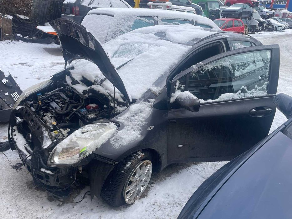 Toyota Yaris 1.3VVT-I / Тойота Ярис 1.3 бензин 2009 година на части