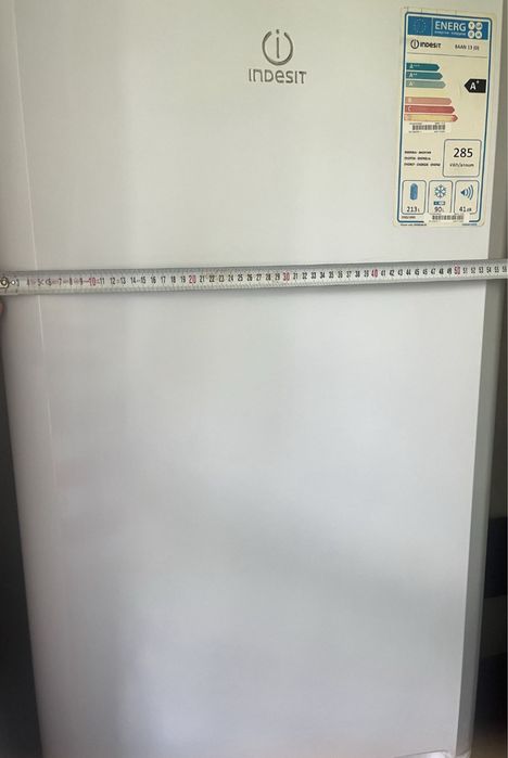 Продавам Хладилник с фризер Indesit BAAN 13