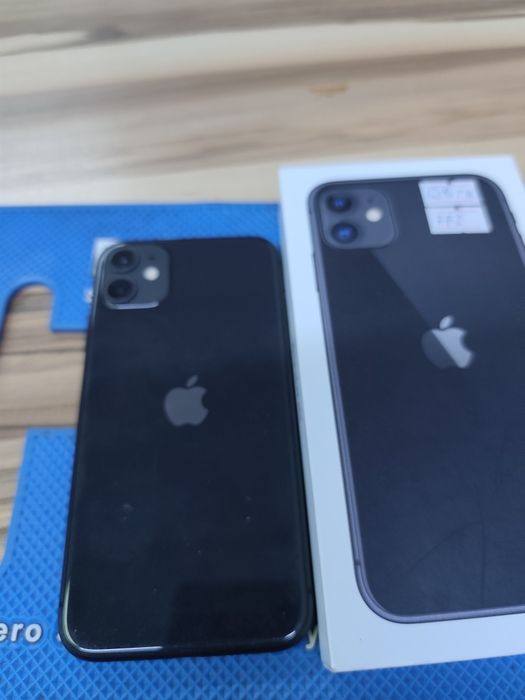 Айфон  11 память 128